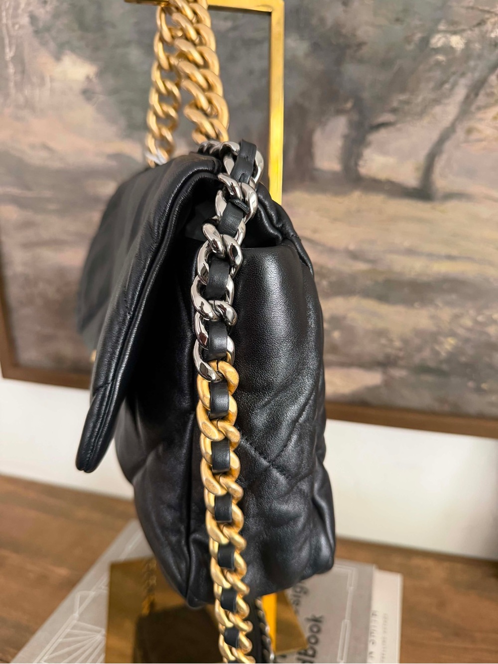 Chanel 19 Medium - Picture 4 of 15